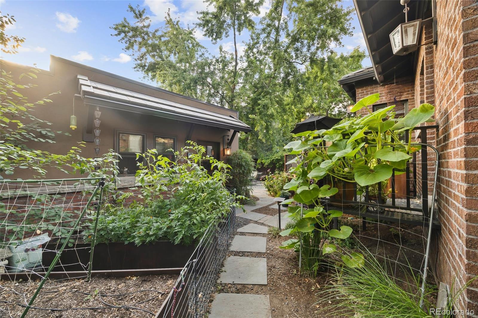 1233 S Williams Street