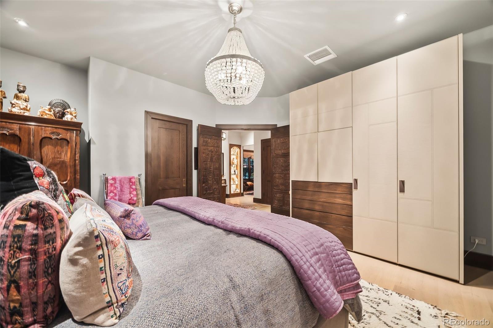 1233 S Williams Street