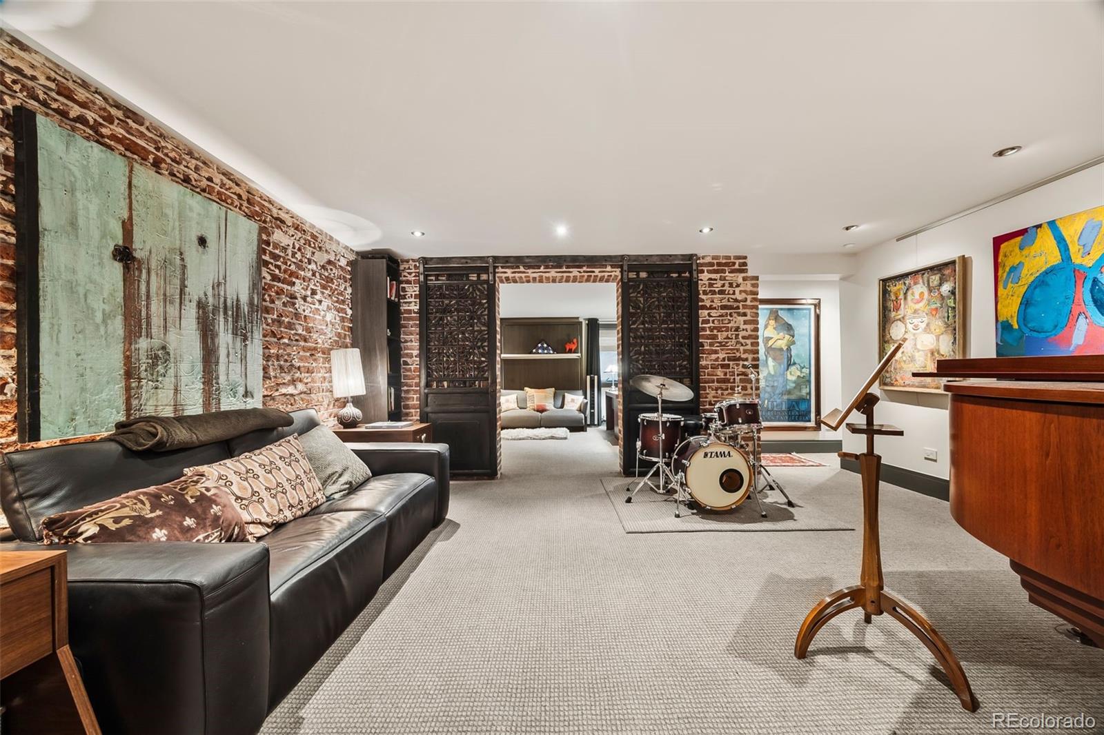 1233 S Williams Street