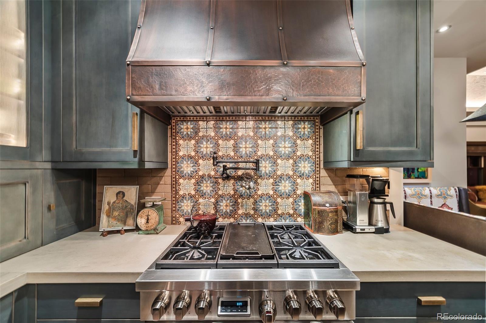 1233 S Williams Street