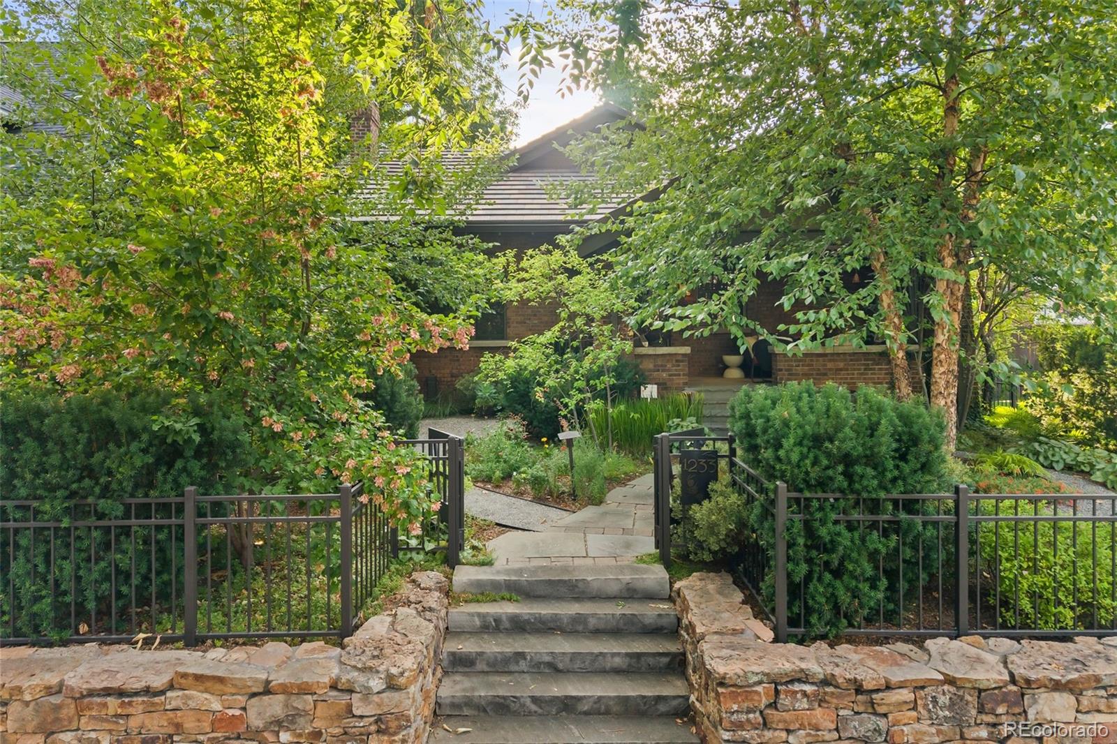 1233 S Williams Street