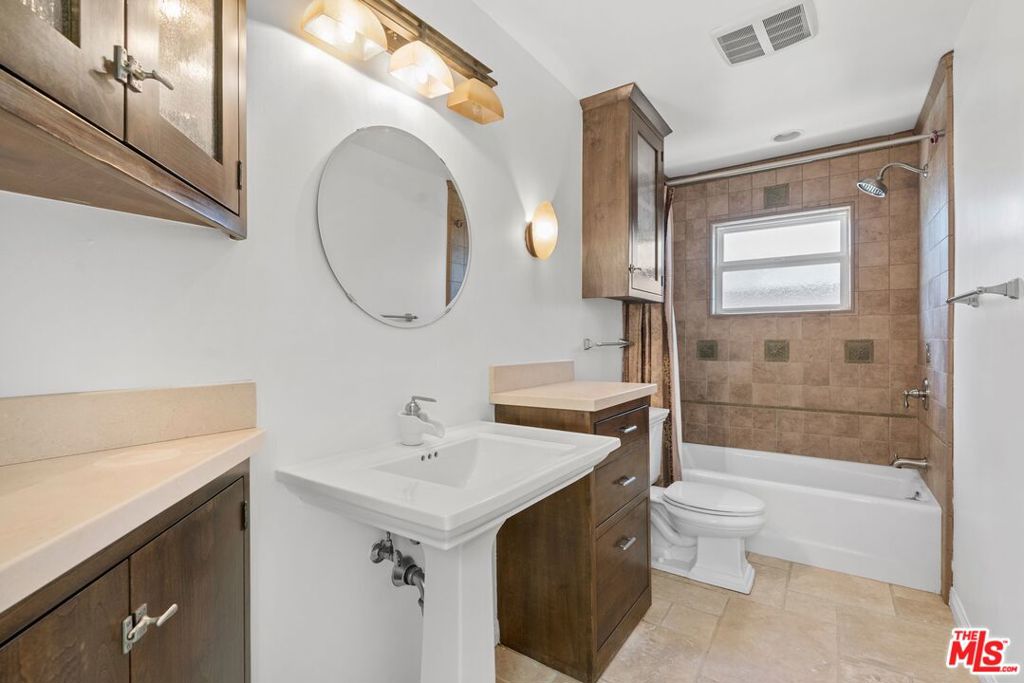 1229 Valebrook Place