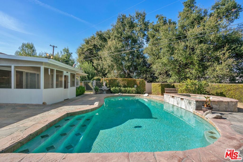 1229 Valebrook Place