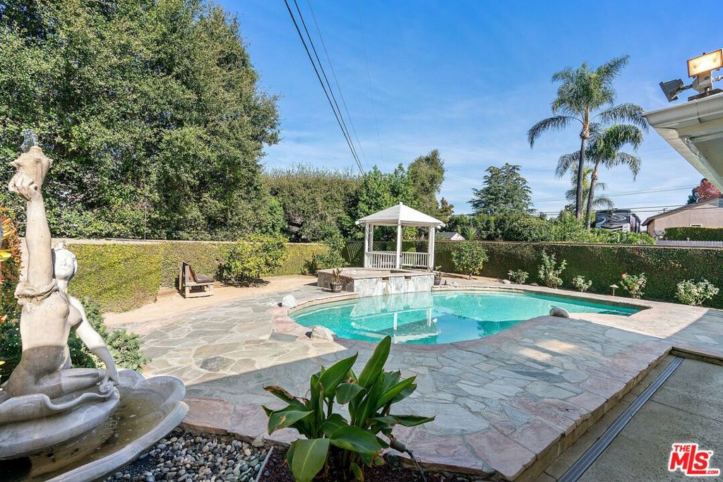 1229 Valebrook Place
