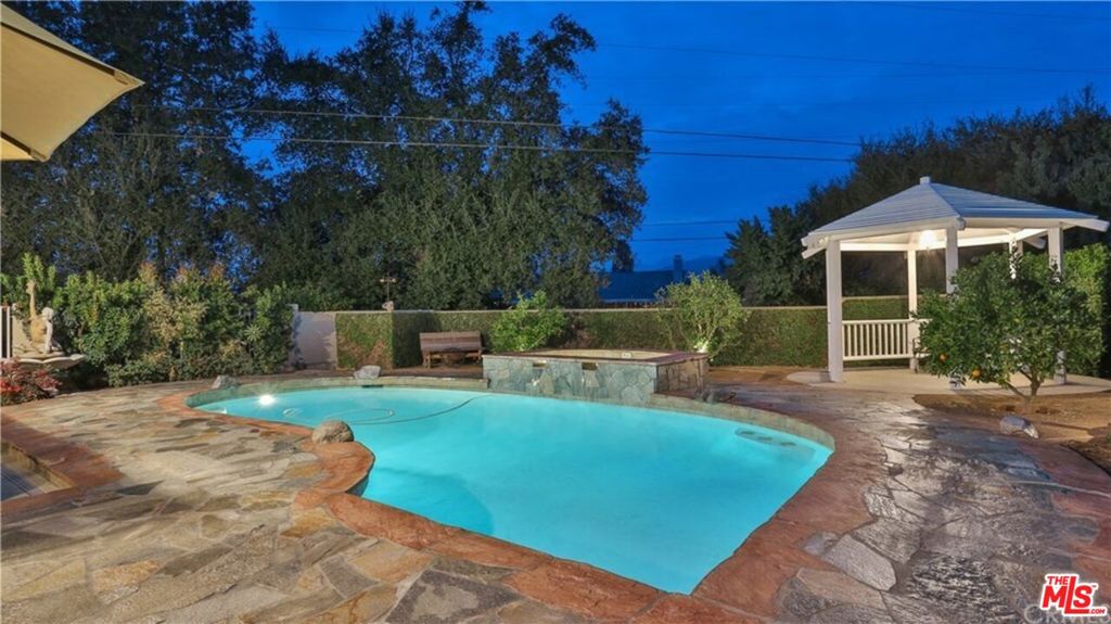 1229 Valebrook Place