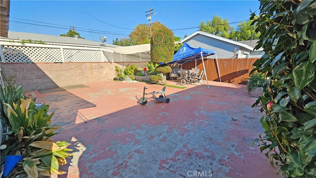 319 E Park Street