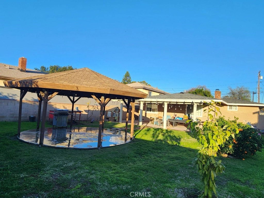 165 N Pasadena Avenue