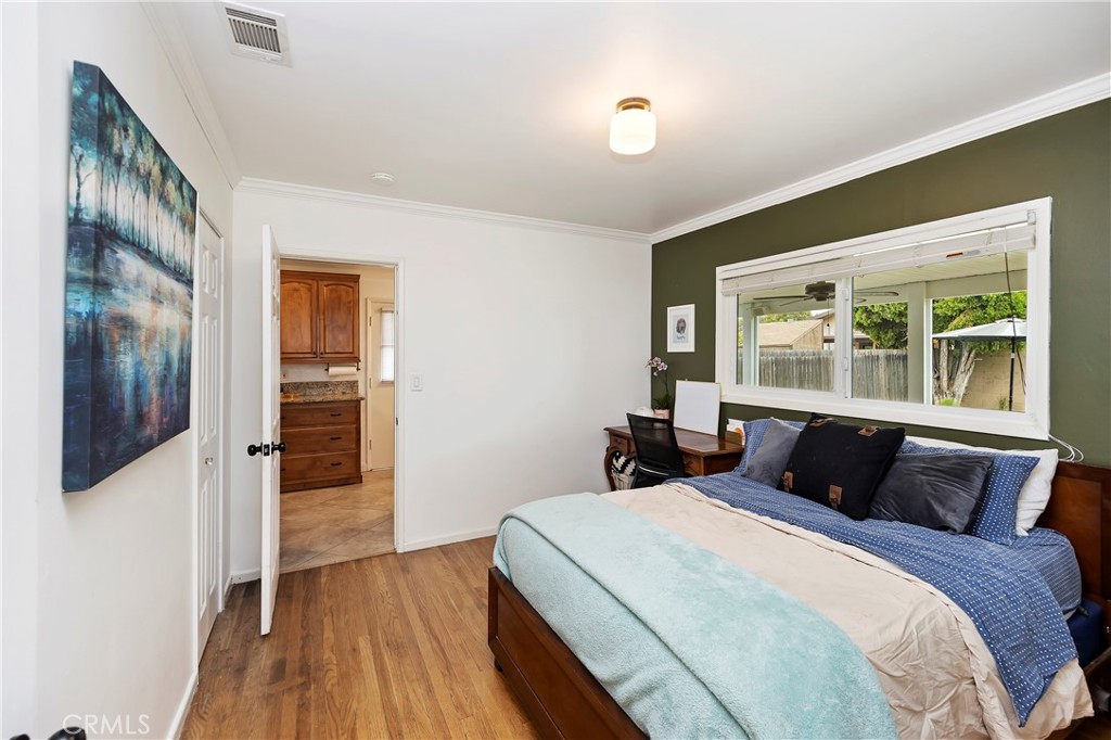 437 W Southgate Avenue