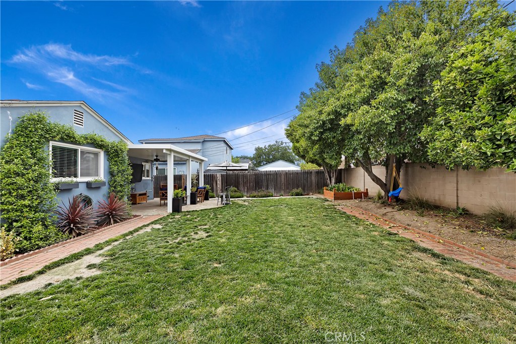 437 W Southgate Avenue