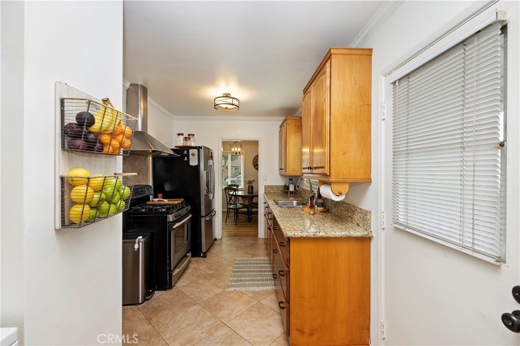 437 W Southgate Avenue