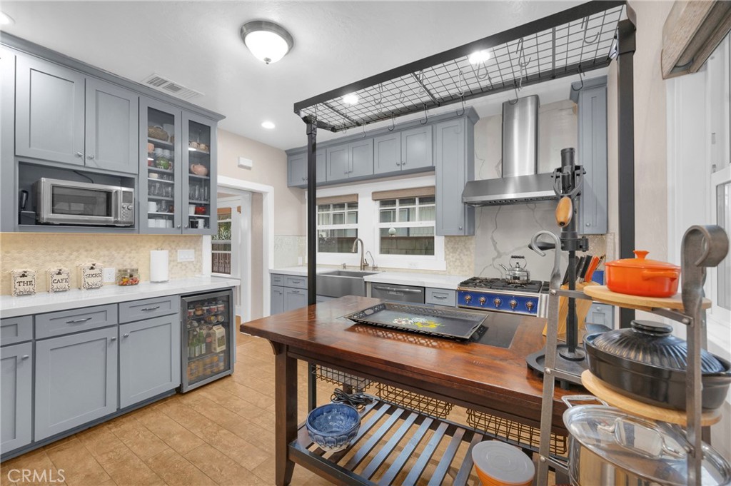 860 N Michigan Avenue