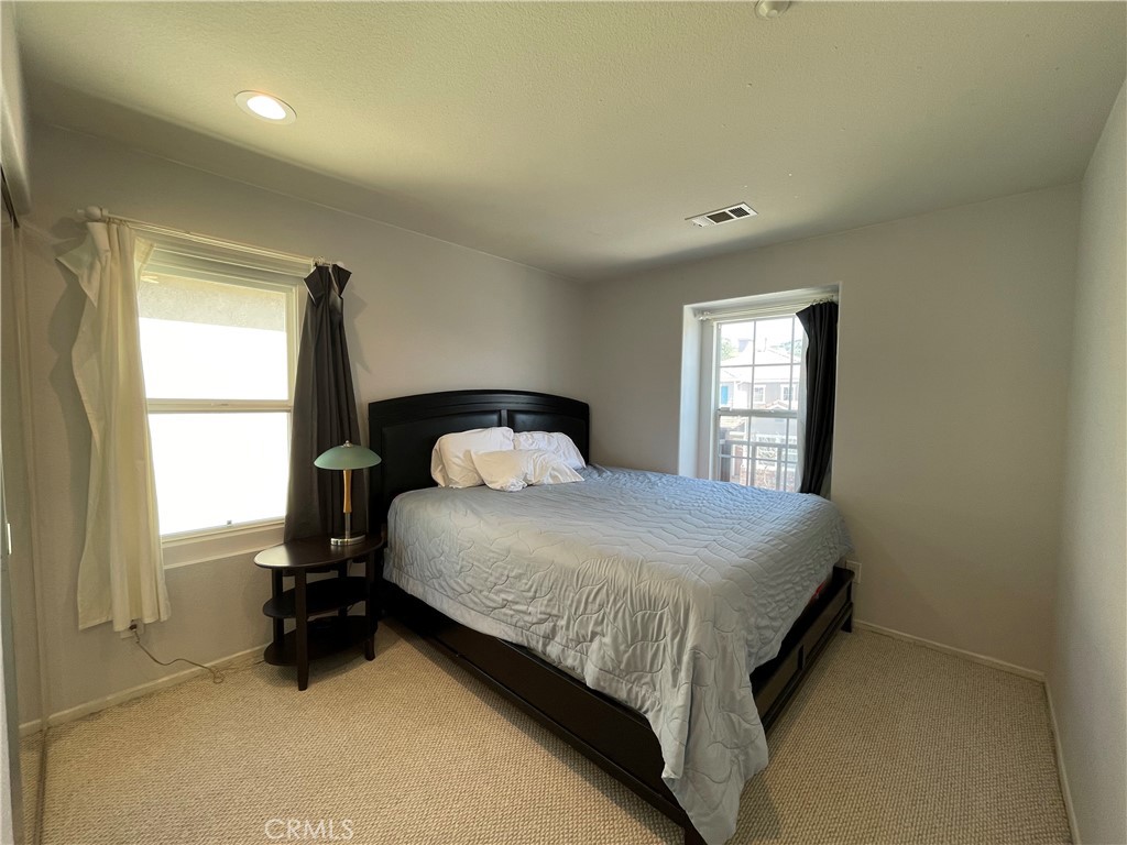 563 Robins Place