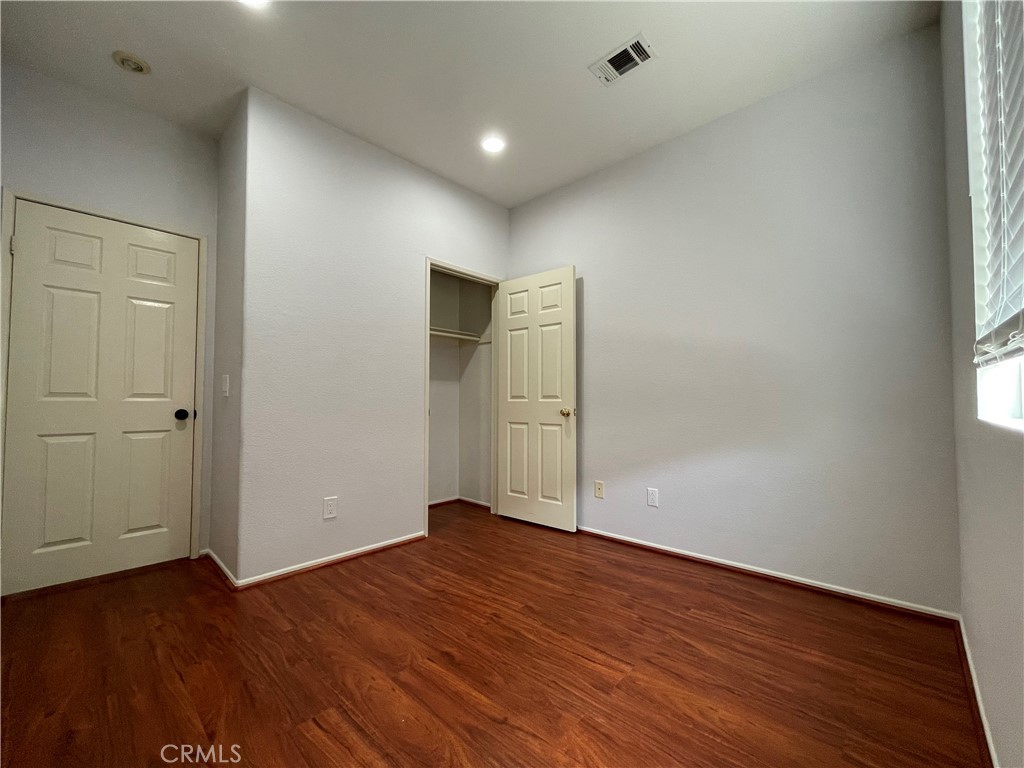 563 Robins Place