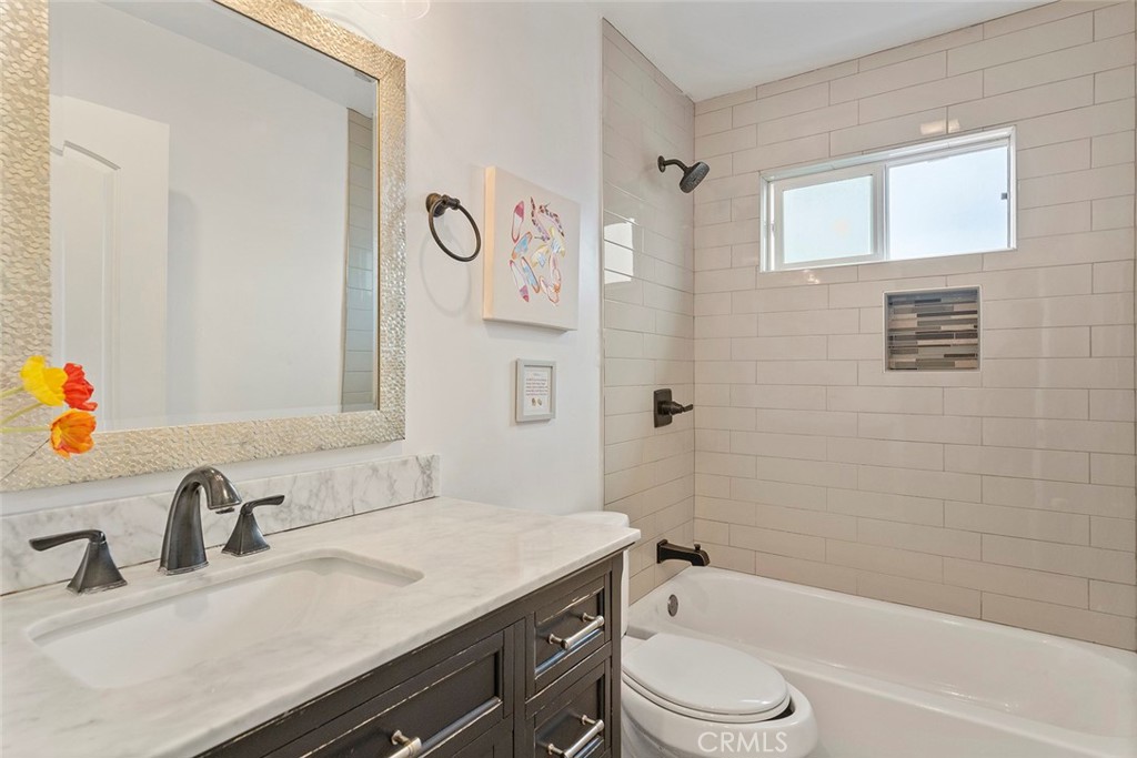 1466 W 49th Street