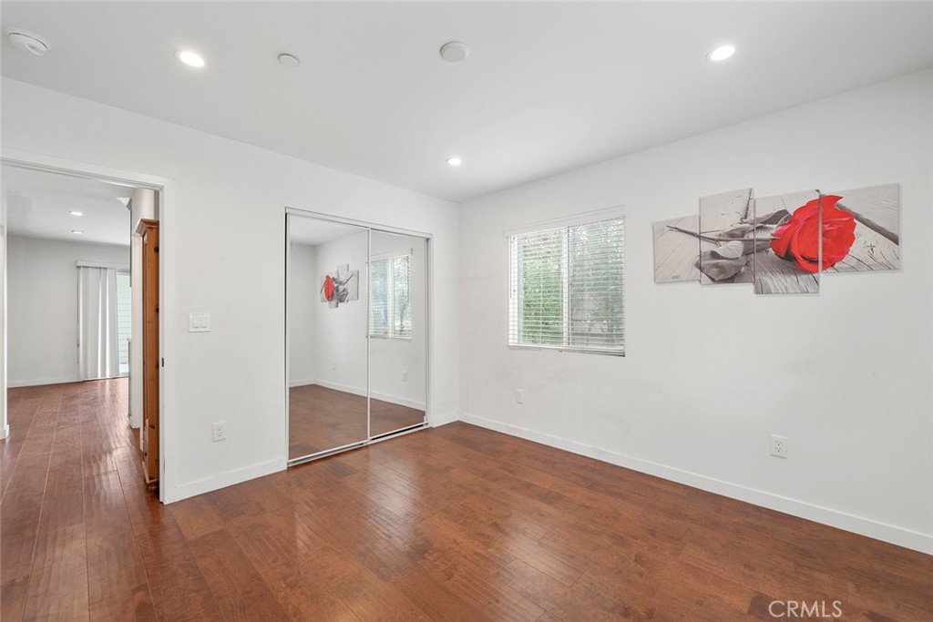 1466 W 49th Street