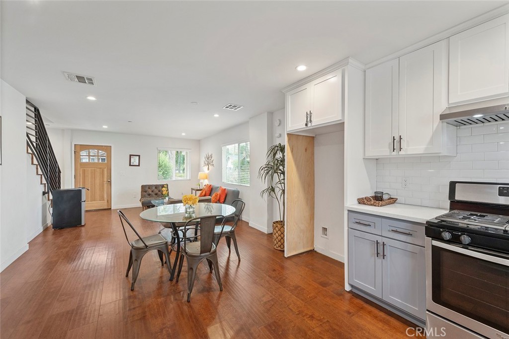 1466 W 49th Street