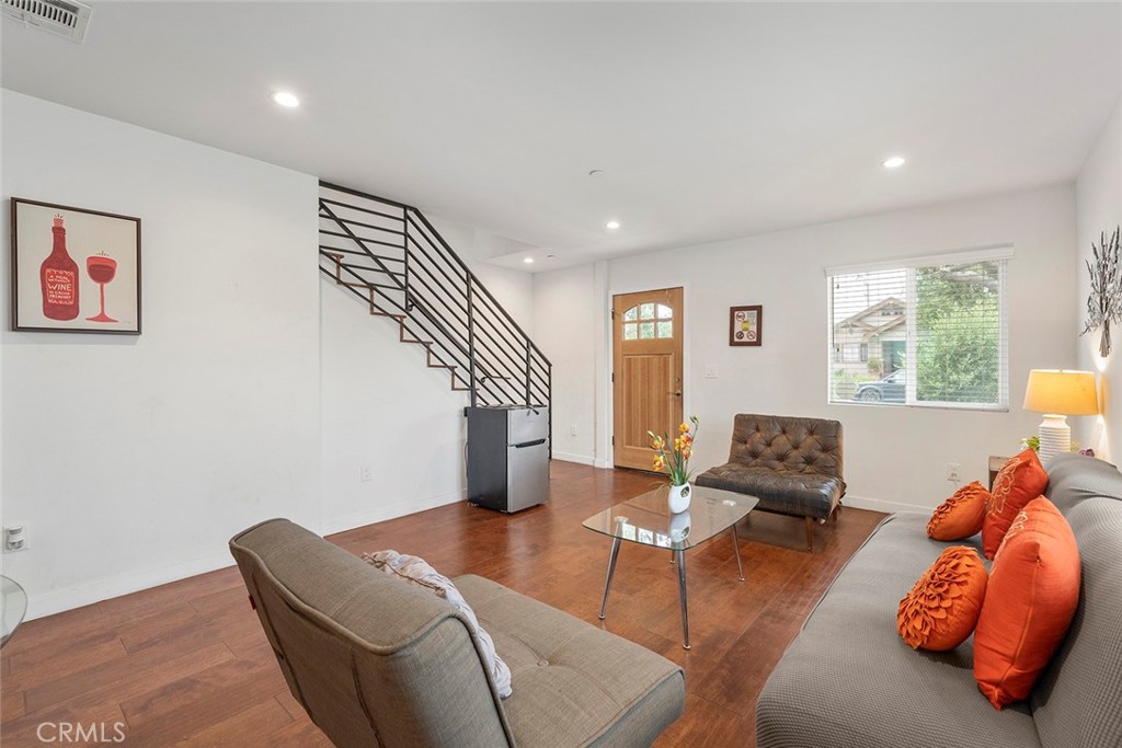 1466 W 49th Street