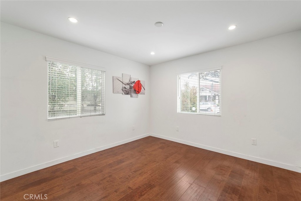 1466 W 49th Street