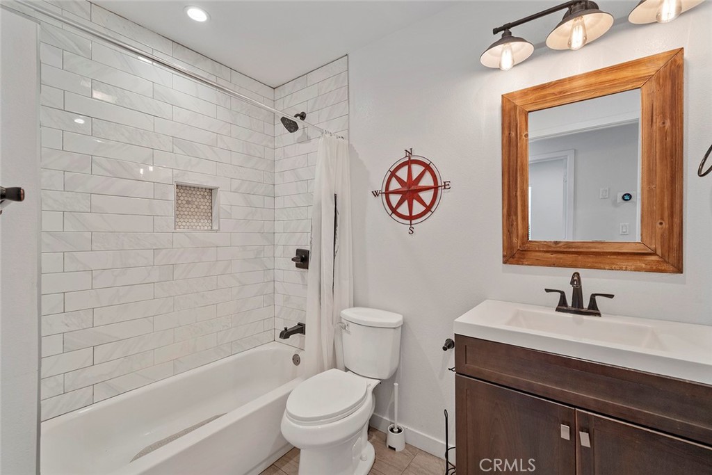 1466 W 49th Street