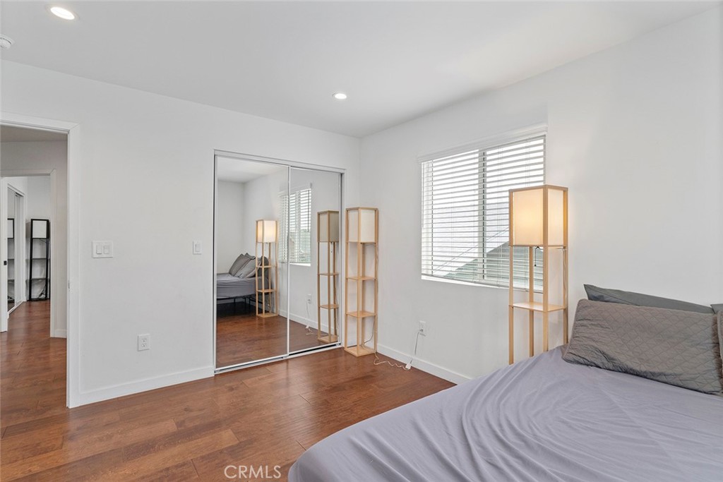 1466 W 49th Street