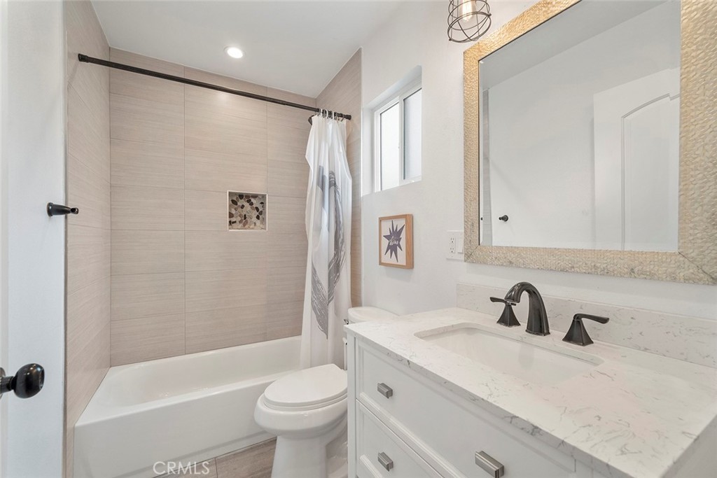 1466 W 49th Street