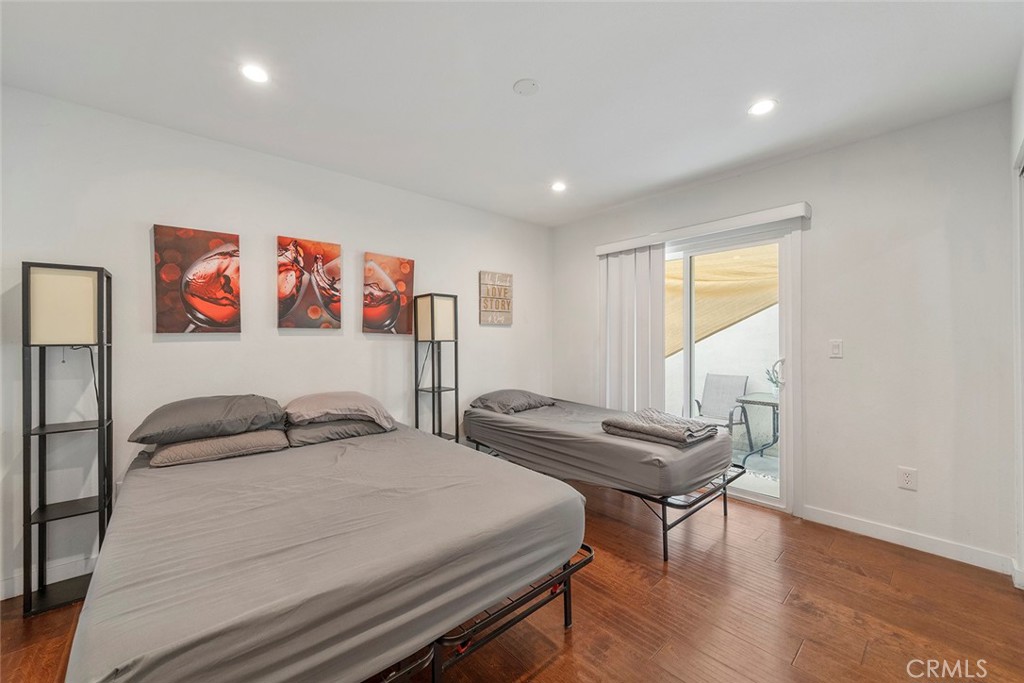 1466 W 49th Street