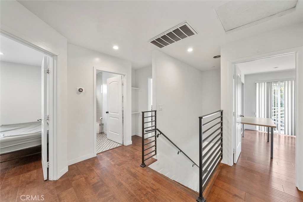 1466 W 49th Street