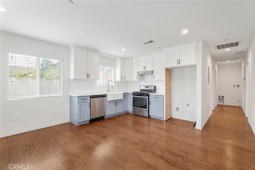 1466 W 49th Street