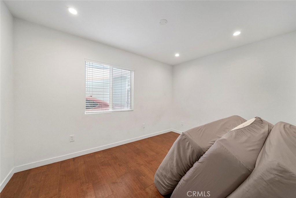 1466 W 49th Street