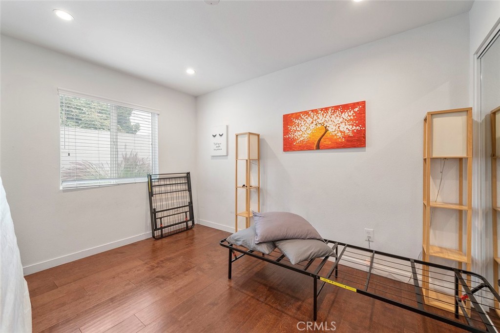 1466 W 49th Street