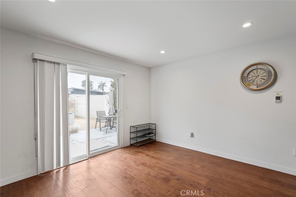 1466 W 49th Street
