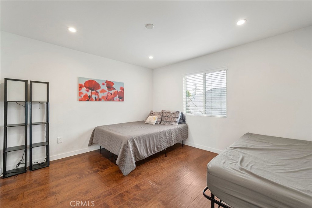 1466 W 49th Street
