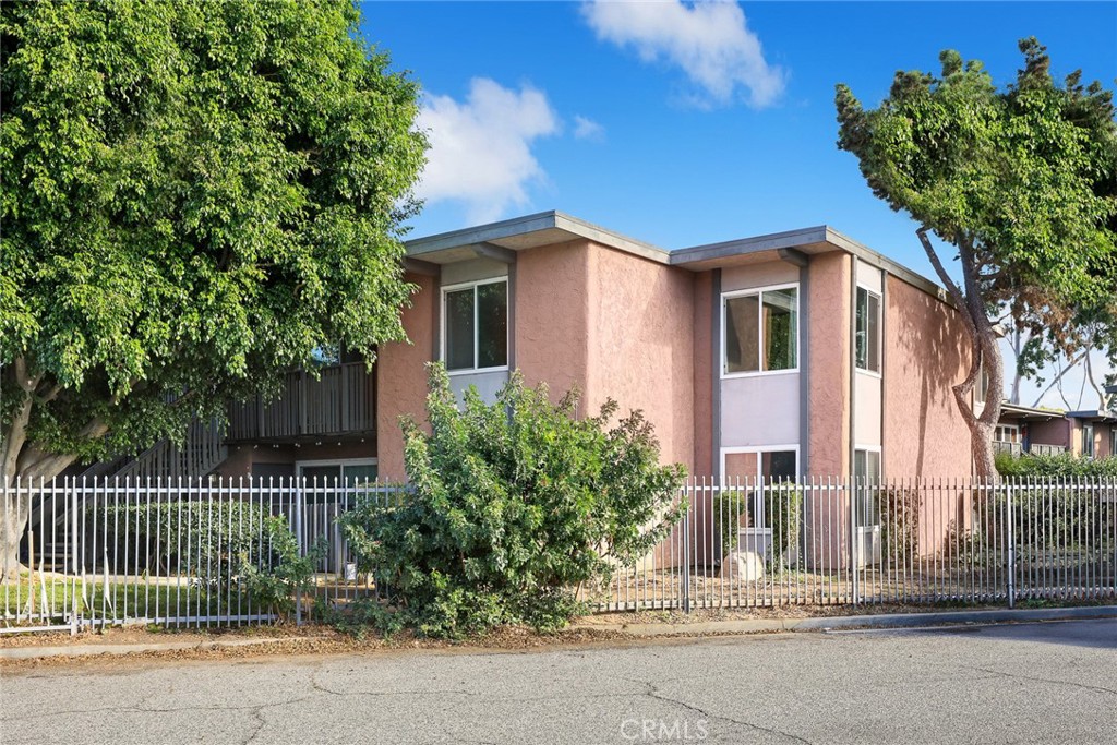 23302 Marigold Avenue Y202