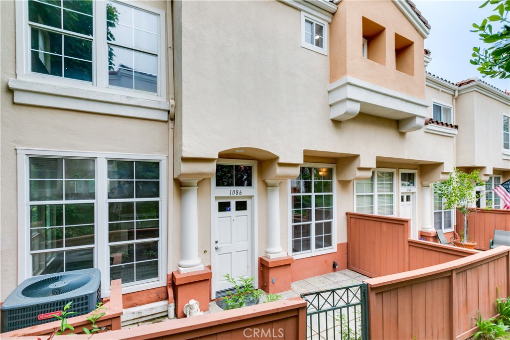 1086 S Rossano Way