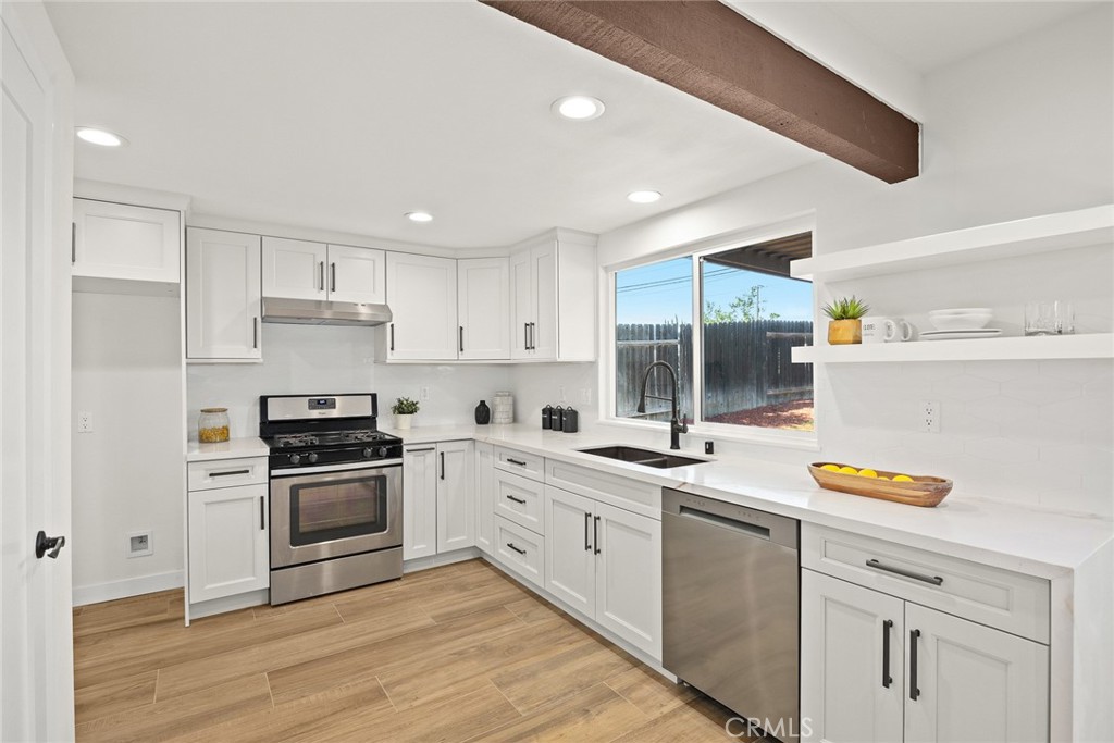 16011 La Monde Street