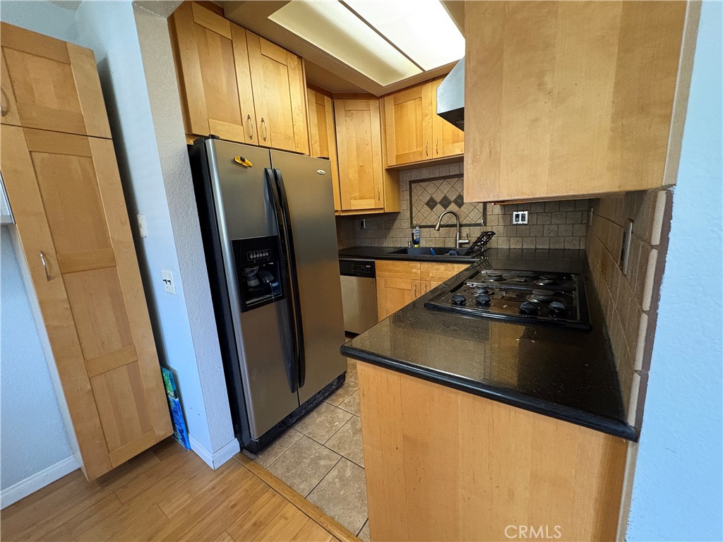 800 Grand Avenue A18