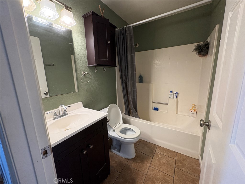 800 Grand Avenue A18