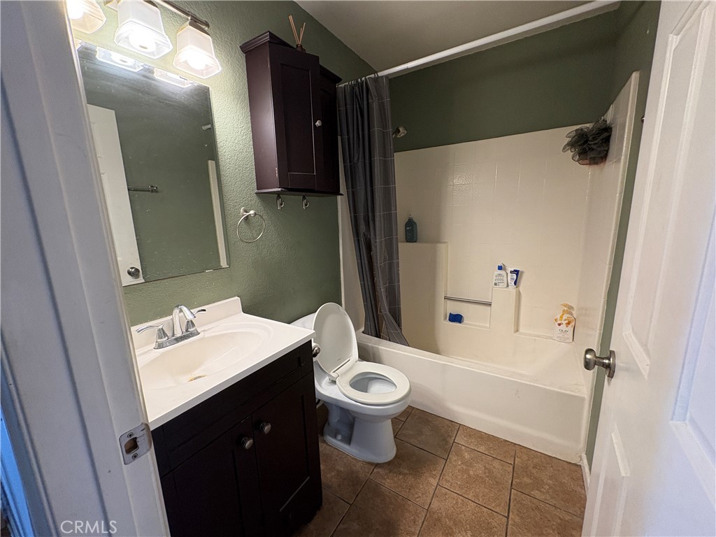 800 Grand Avenue A18