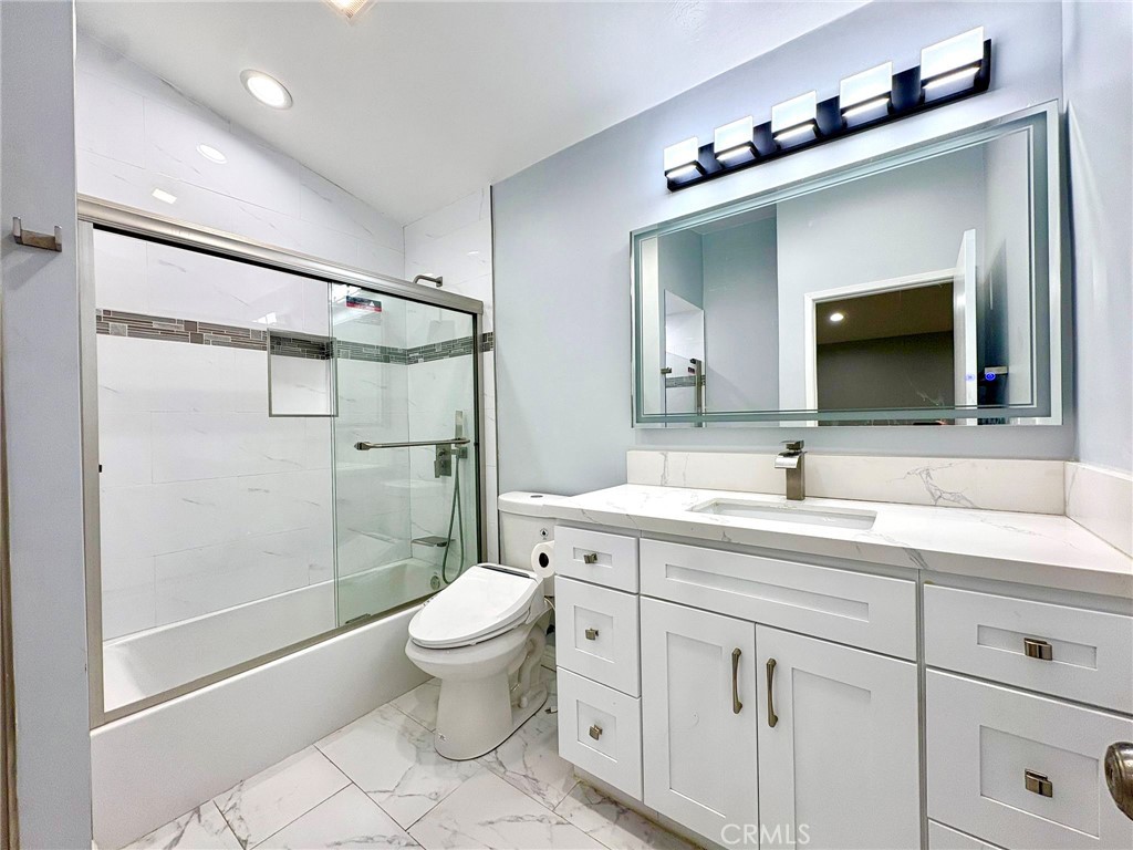 2747 Fairlane Place
