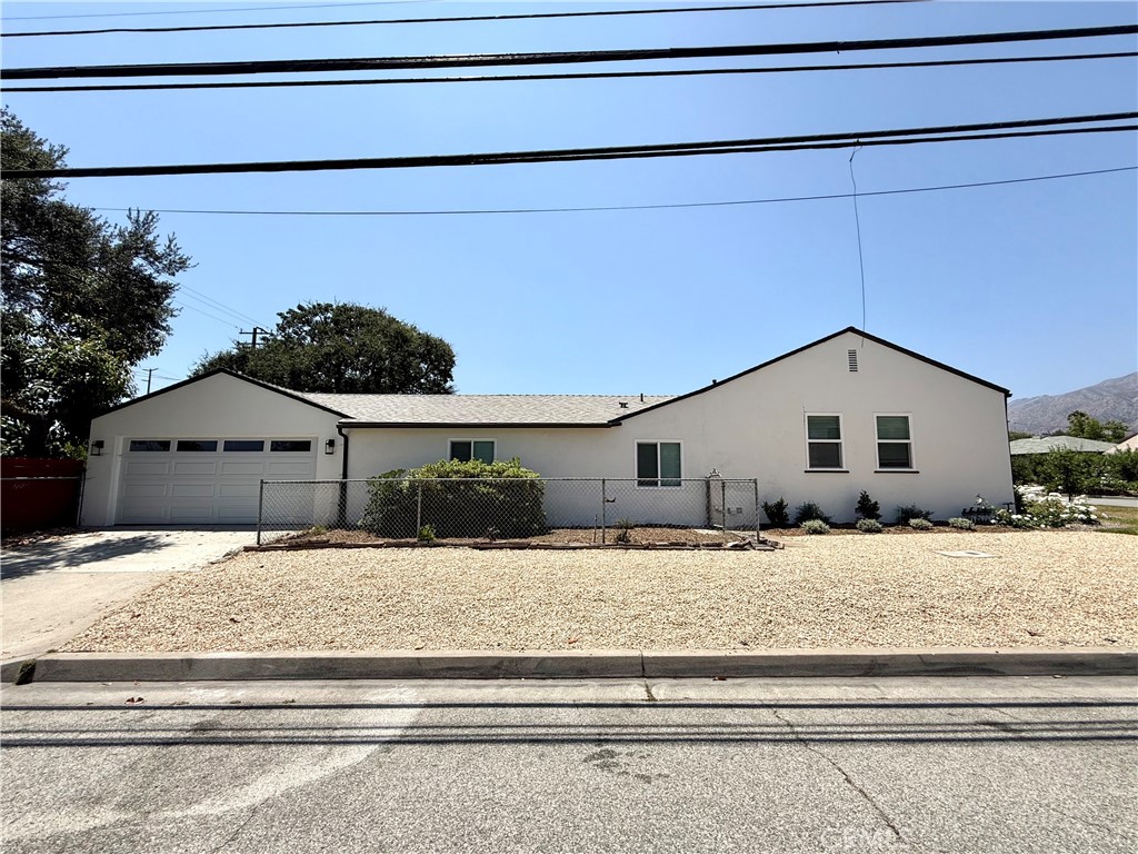 352 E Newman Avenue
