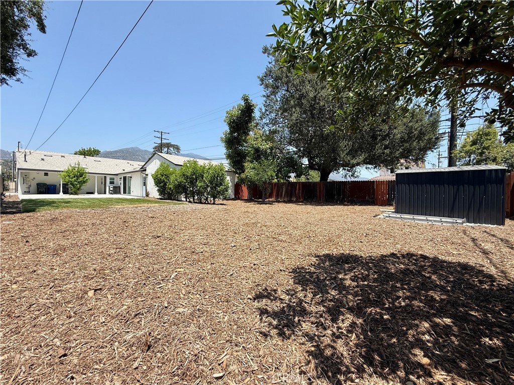 352 E Newman Avenue
