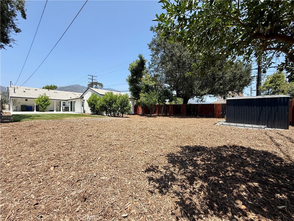 352 E Newman Avenue