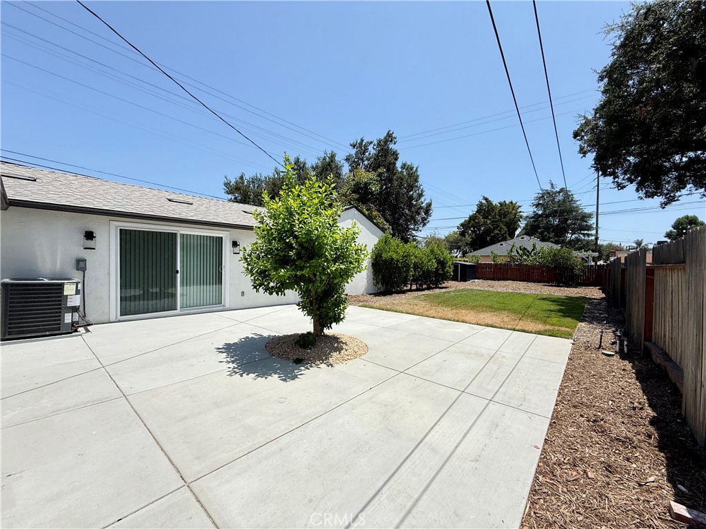 352 E Newman Avenue
