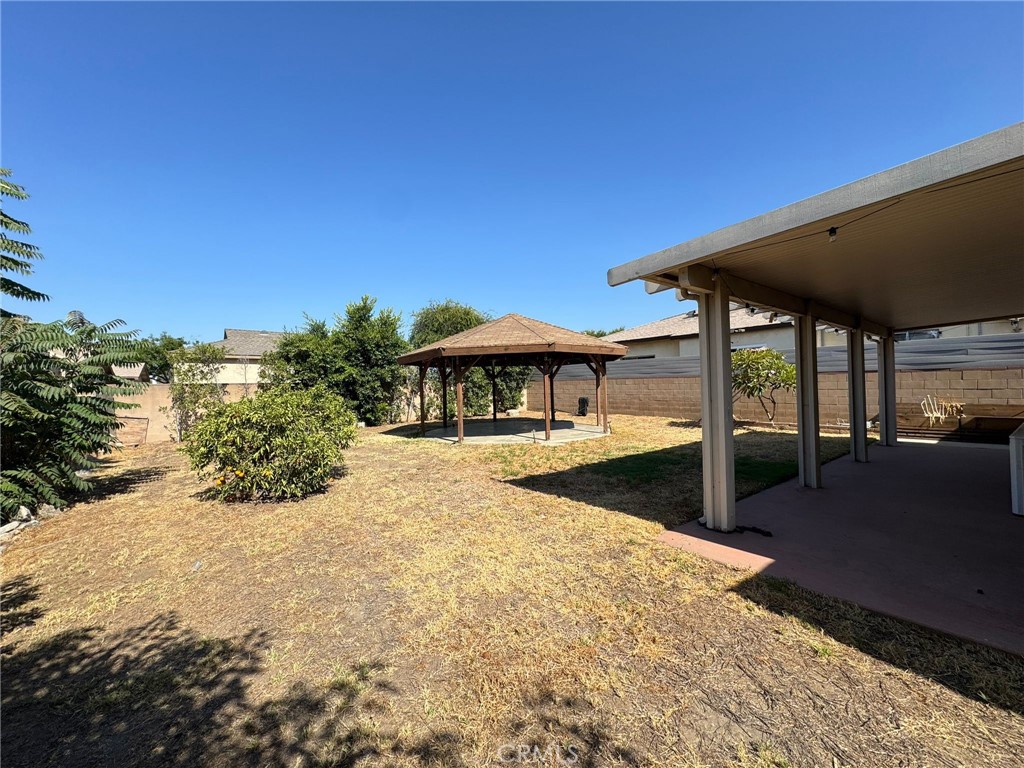 165 N Pasadena Avenue