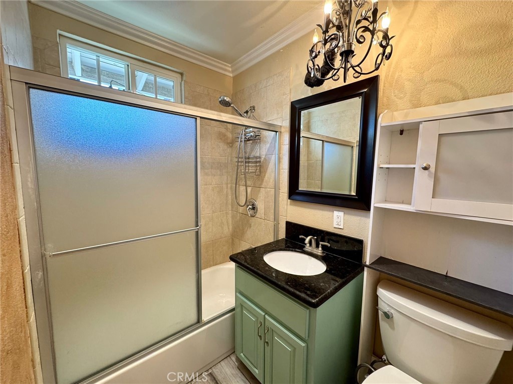 165 N Pasadena Avenue