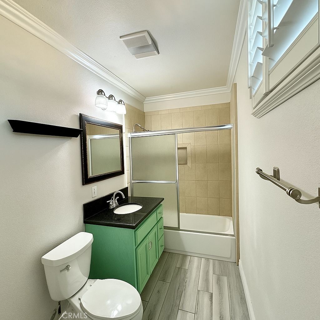 165 N Pasadena Avenue