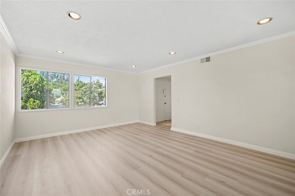 312 Faxina Avenue