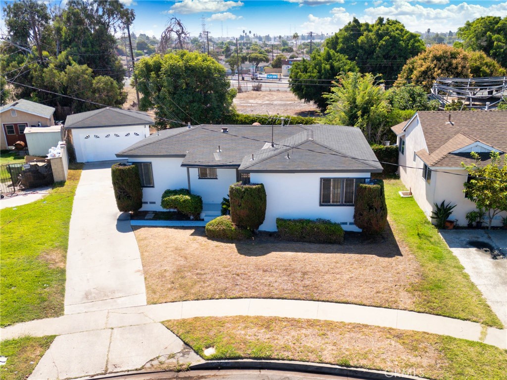 15834 S Visalia Avenue