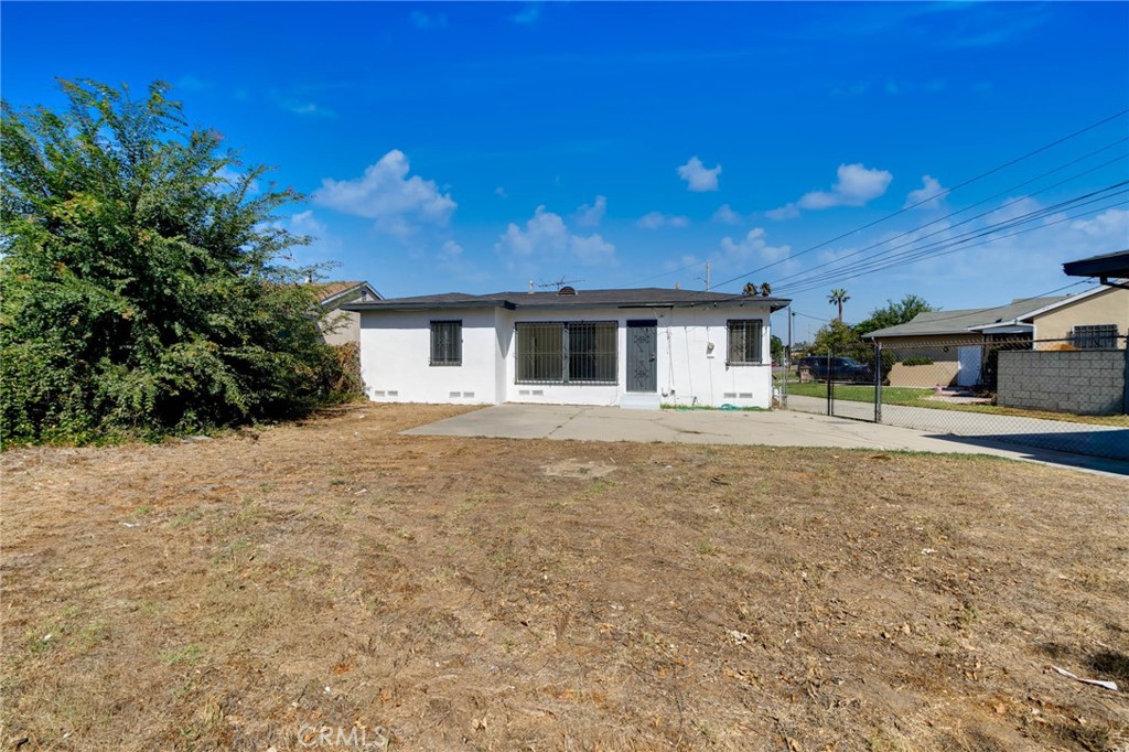 15834 S Visalia Avenue