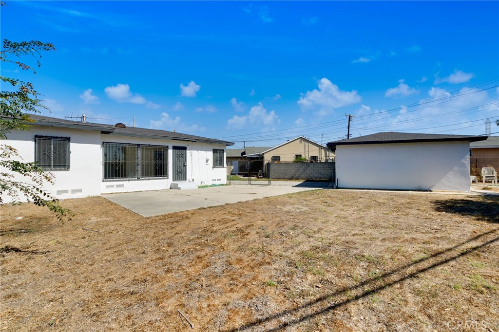 15834 S Visalia Avenue